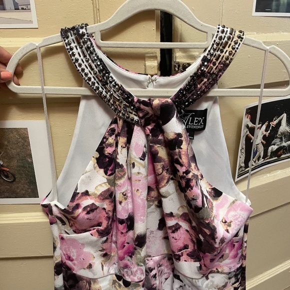 Alex Evenings Dresses & Skirts - Halter V